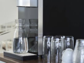 Wasserkaraffe mit Frischwasserspender von welltec Karaffe zur Befüllung von Wasser aus dem Wasserspender